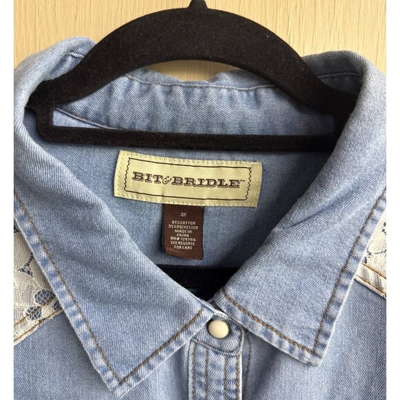 Womens Denim Pearl Snap Western Shirt W/ Lace Yoke Detail By Bit & Bridle 3X - Picture 2 of 3